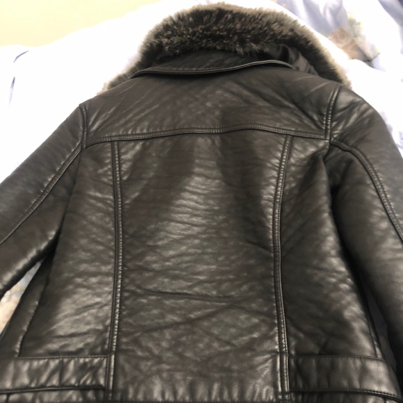 Topshop Faux Leather Jacket with removable Faux fur collar - Picture 4 of 5